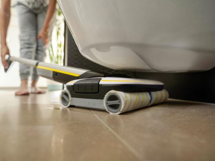 Kärcher Floor Cleaner FC 7 Cordless, Floor Cleaner with 4 Microfibre Rollers, Battery Runtime: approx. 45 min, Area Performance per Battery Charge: approx. 175 m², White