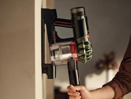 Dyson V8 Cyclone Cordless Vacuum Cleaner, 150 Air Watts, Up to 60 Min Run Time, Triggerless Operation, 7‑Cell Battery, Root Cyclone Separation, 50% More Dirt Removal